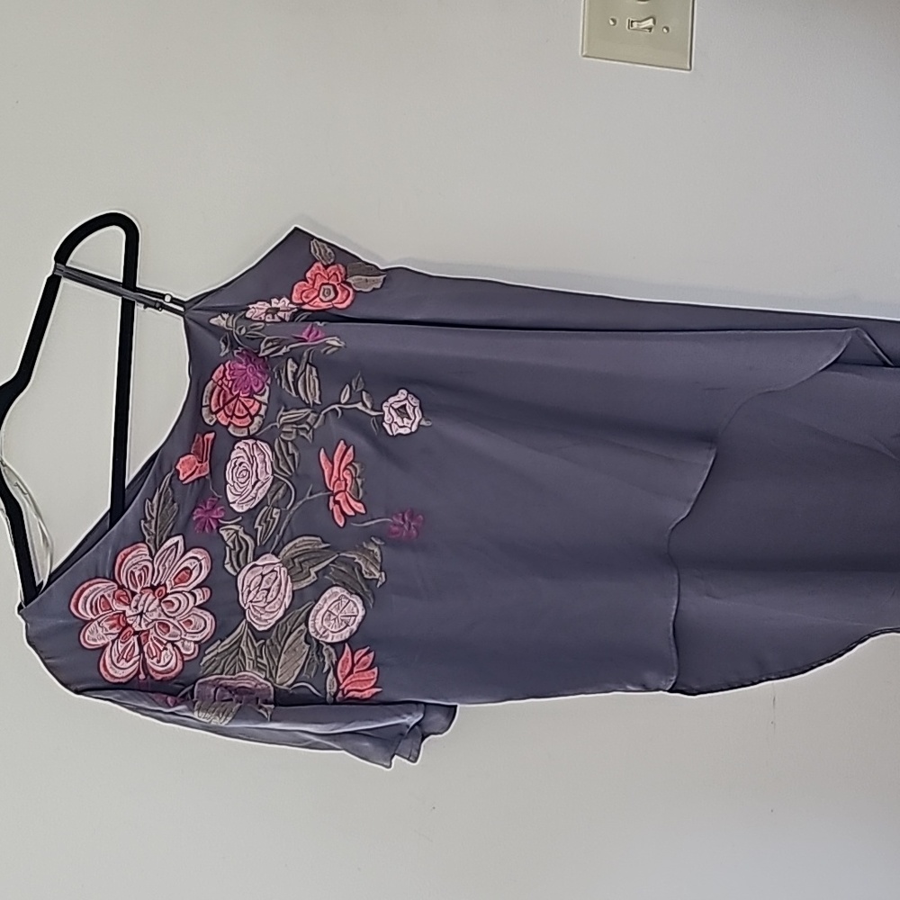 BKE Gimmicks Embroidered one-shoulder tunic